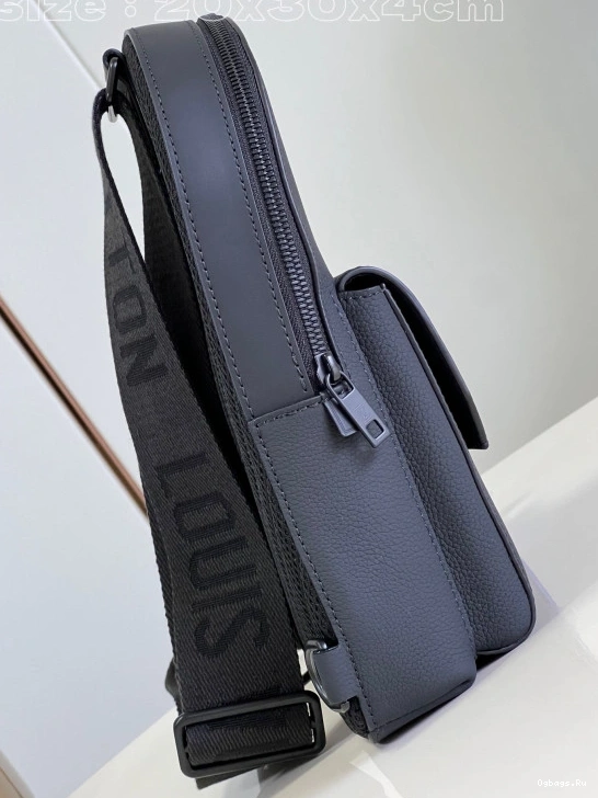 VUITTON Slingbag LOUIS Pilot 0227
